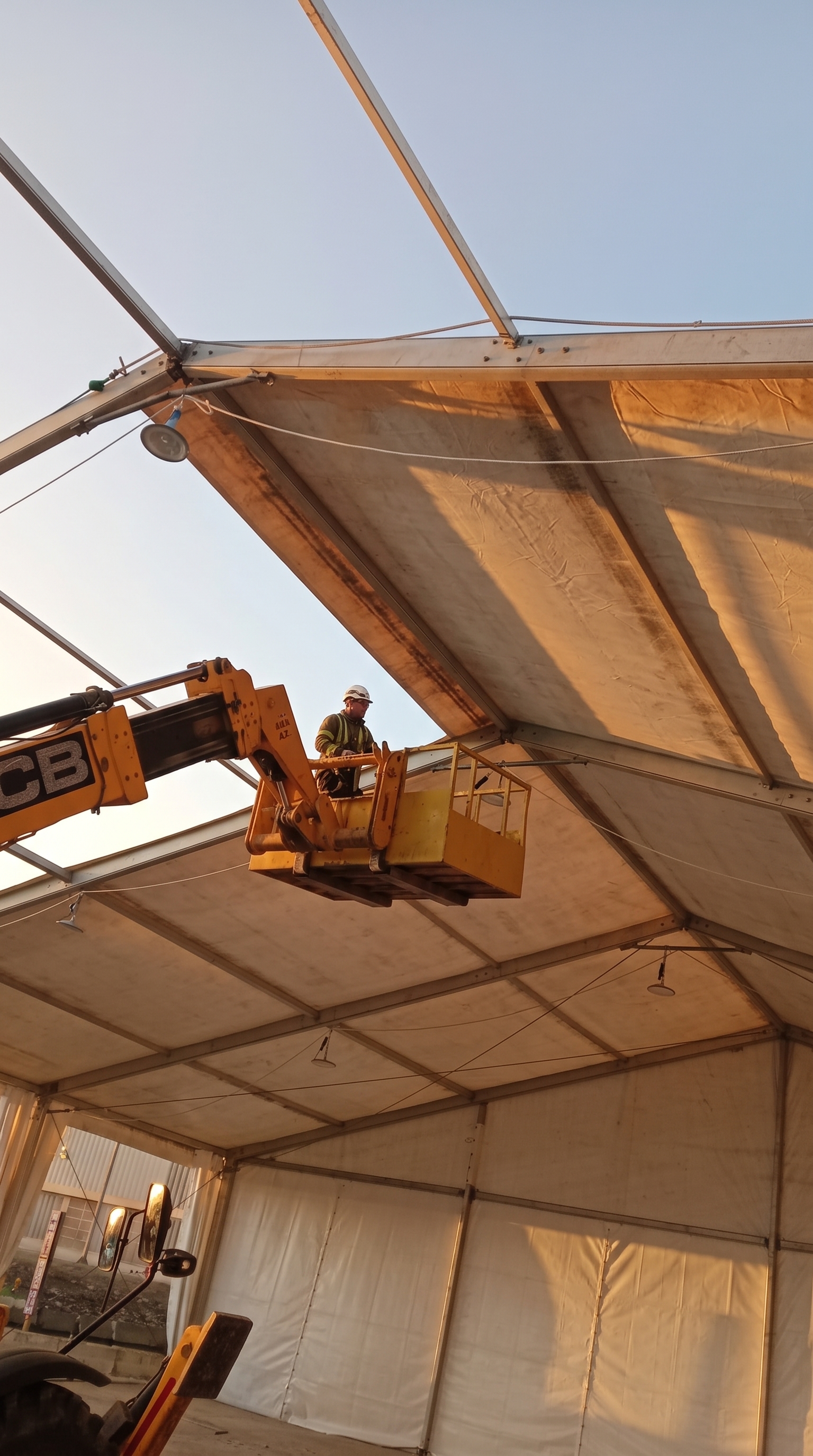 Clear-Span Frame Erection & Crane Rigging